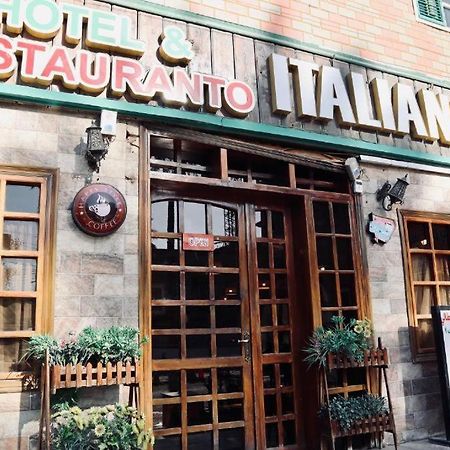 Italian House Hotel Baghdad Bagian luar foto