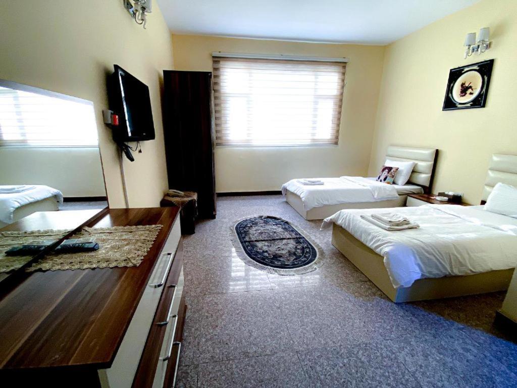 Italian House Hotel Baghdad Bagian luar foto