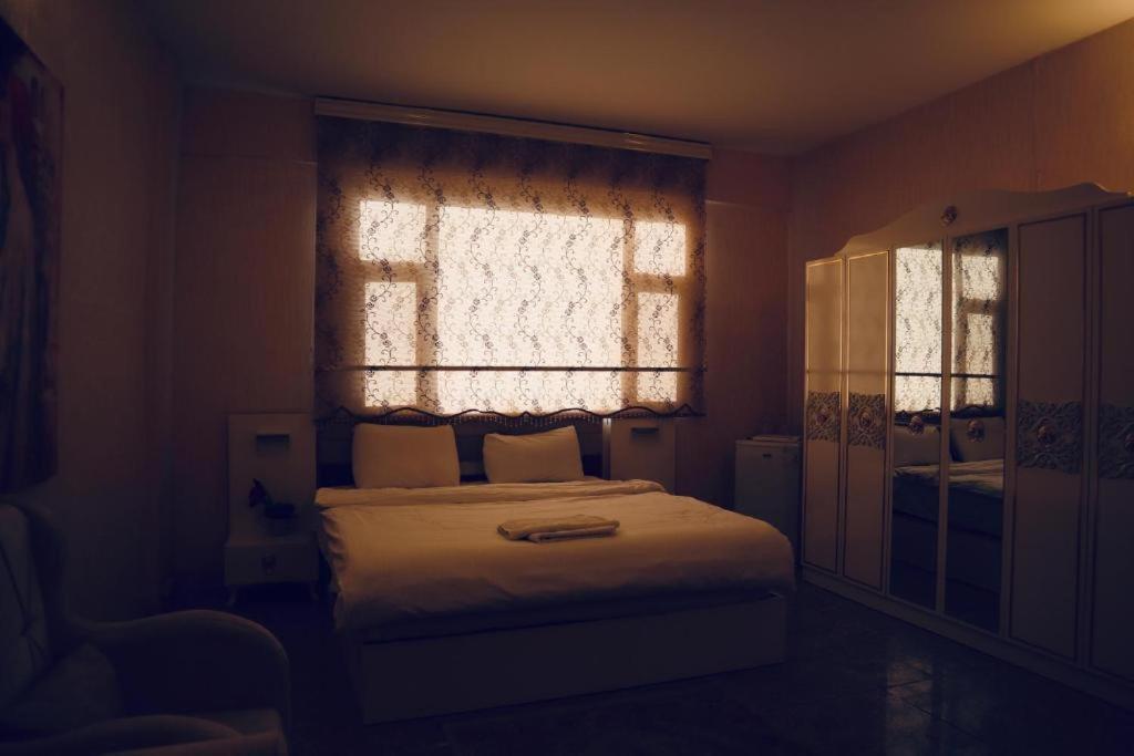 Italian House Hotel Baghdad Bagian luar foto