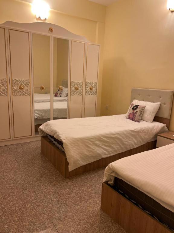 Italian House Hotel Baghdad Bagian luar foto