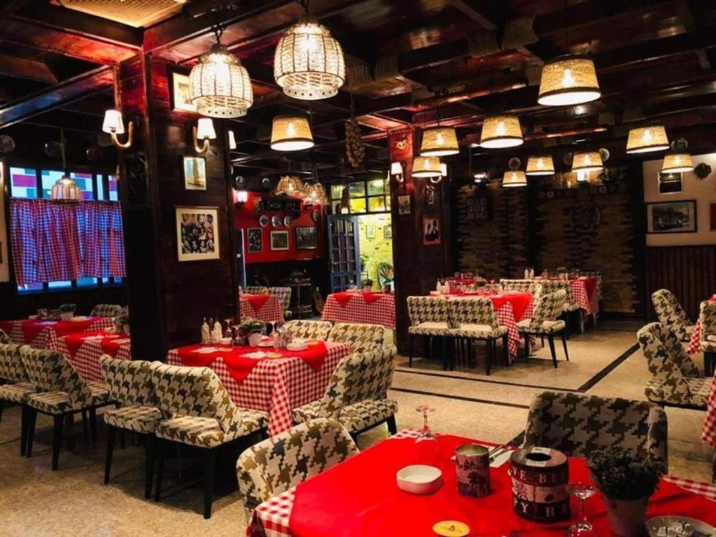 Italian House Hotel Baghdad Bagian luar foto