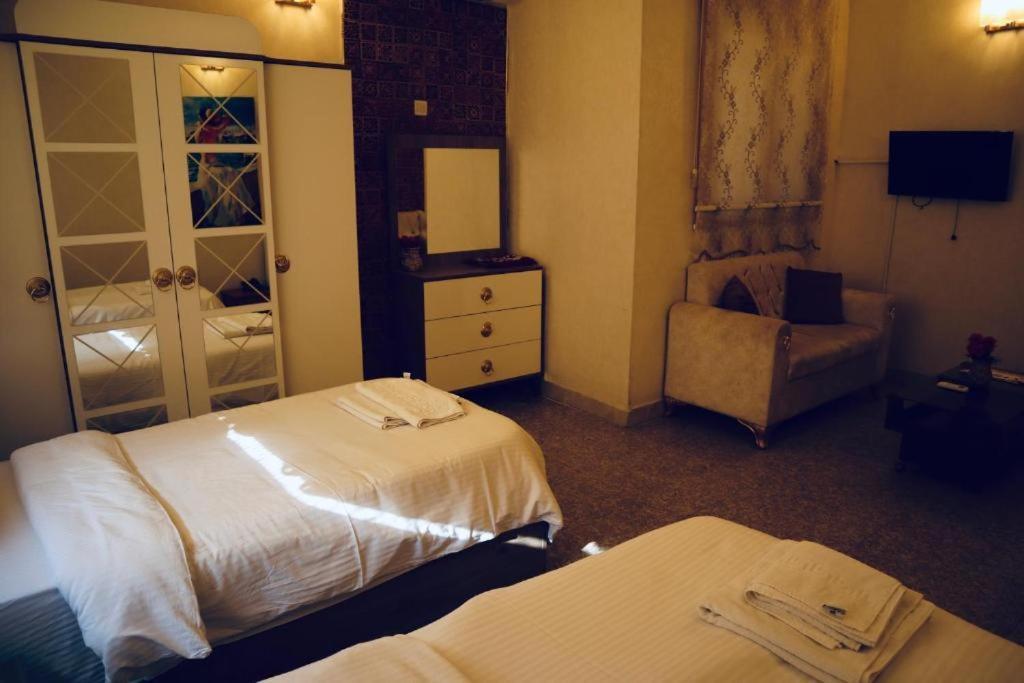 Italian House Hotel Baghdad Bagian luar foto