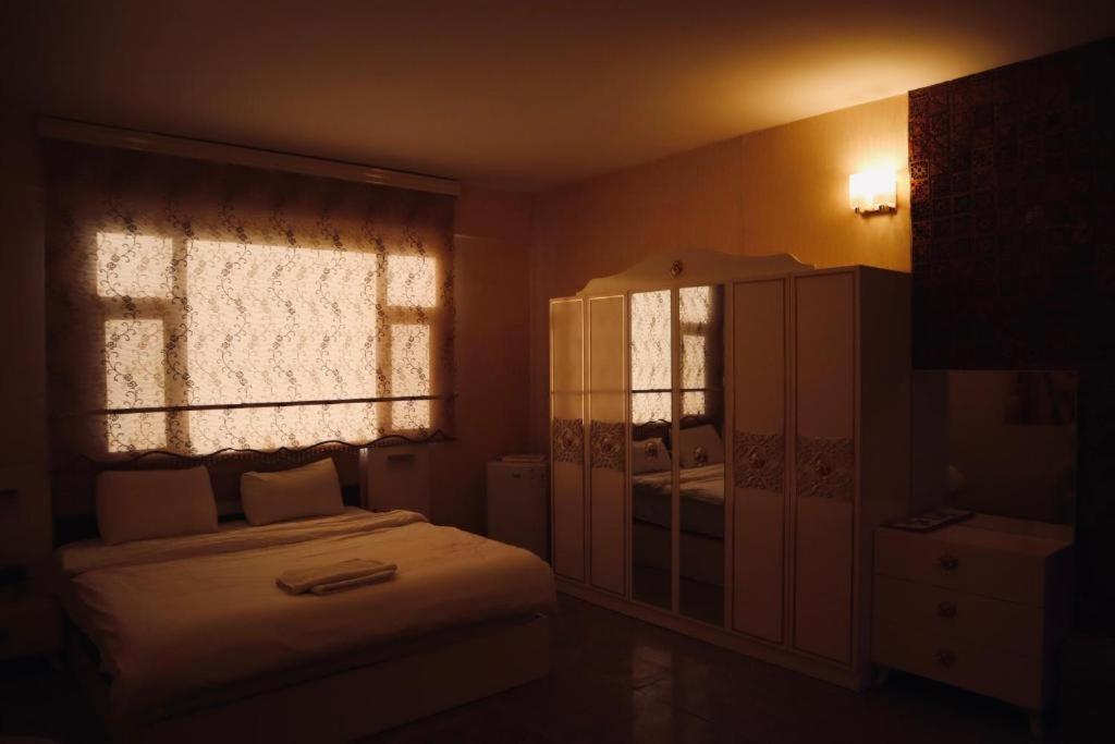 Italian House Hotel Baghdad Bagian luar foto