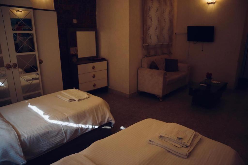 Italian House Hotel Baghdad Bagian luar foto