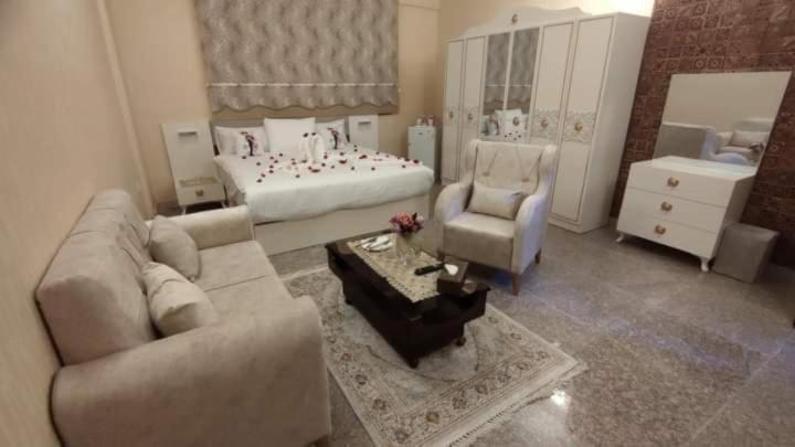 Italian House Hotel Baghdad Bagian luar foto