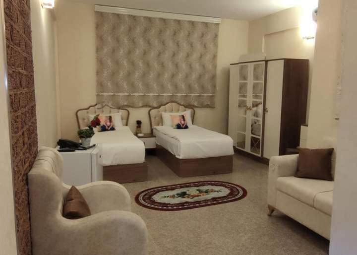 Italian House Hotel Baghdad Bagian luar foto